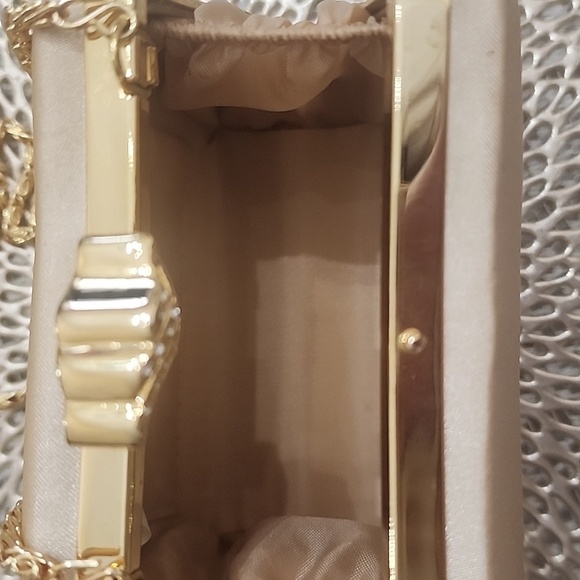 Mini gold satin, Jessica MC clintock evening purse with diamond ,and gold chain - Picture 7 of 8